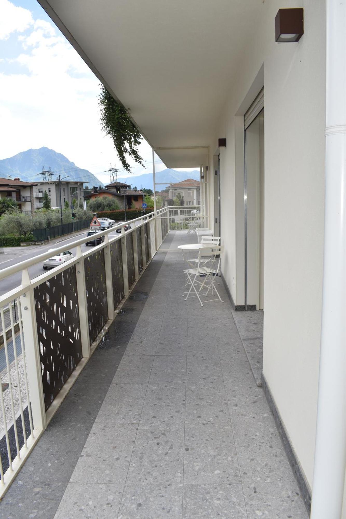 Baia Delle Rose Via Roma 111 Apartamento Costa Volpino Exterior foto