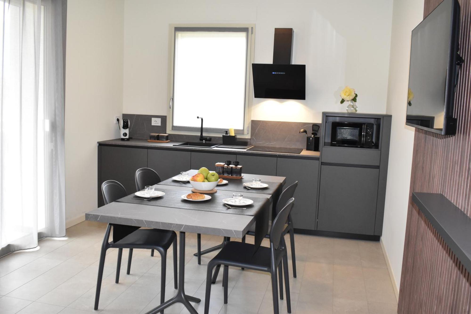 Baia Delle Rose Via Roma 111 Apartamento Costa Volpino Exterior foto