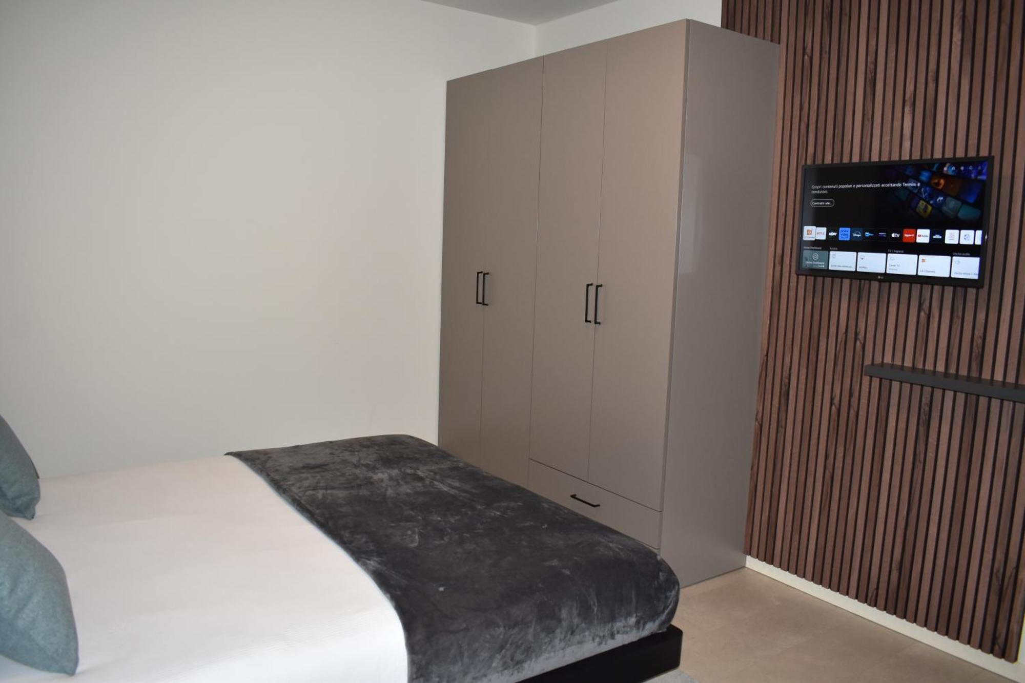 Baia Delle Rose Via Roma 111 Apartamento Costa Volpino Exterior foto